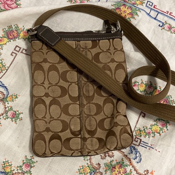 Coach crossbody bag - Picture 3 of 3